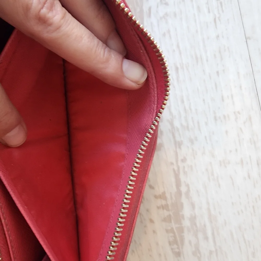 Prada Wallet - Picture 12 of 16